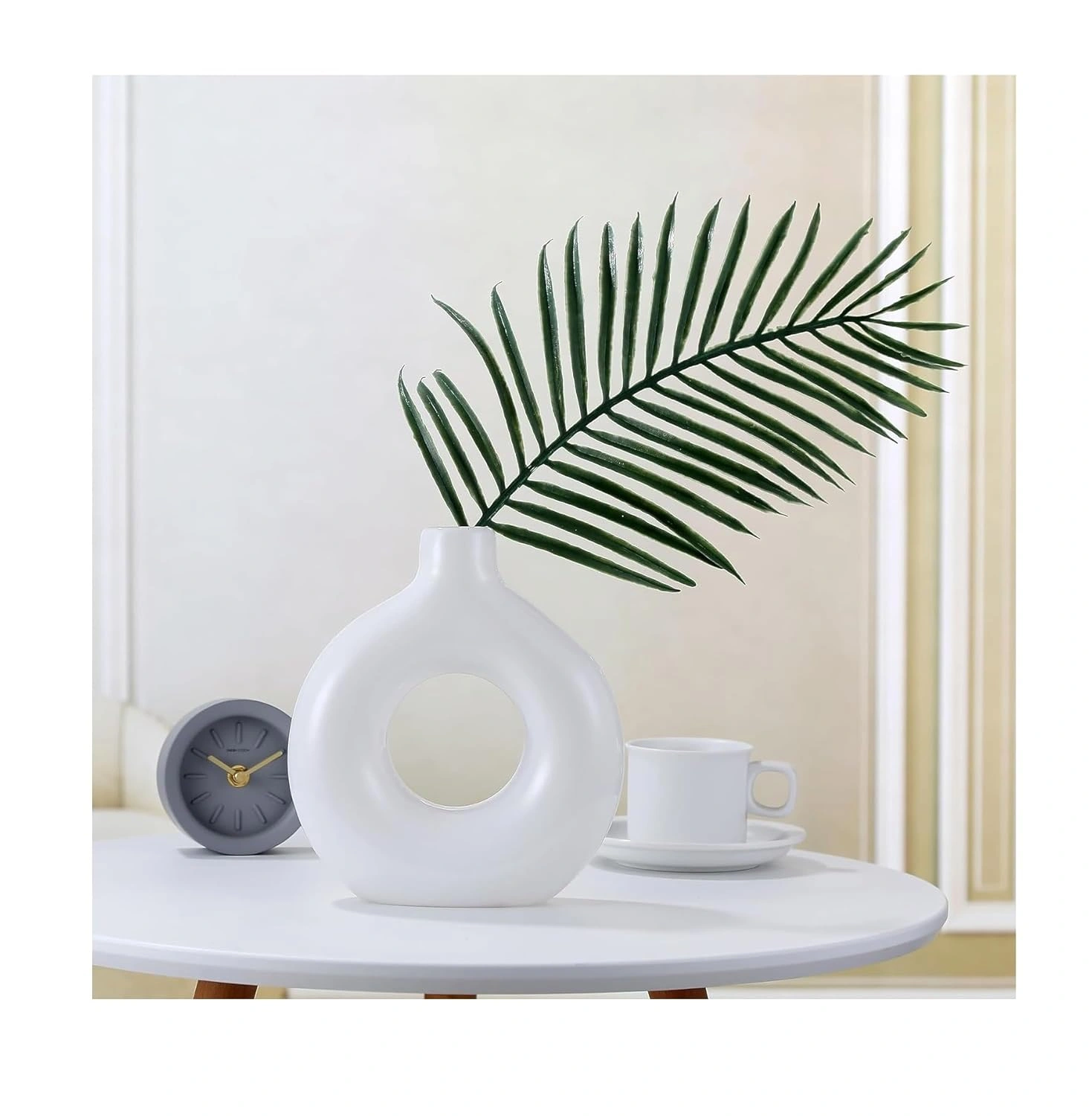 White ceramic donut flower vase for pampas grass