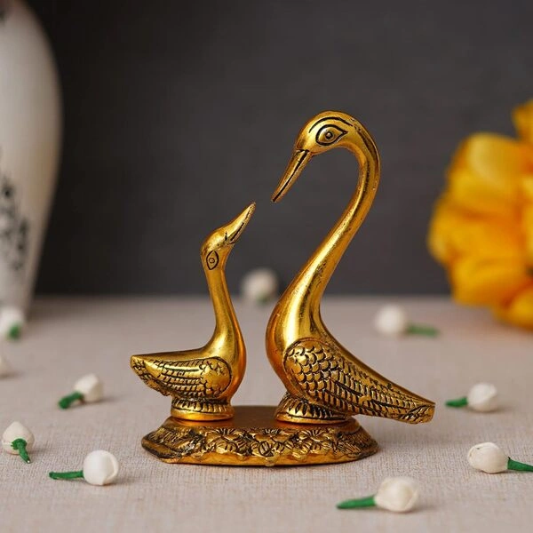Webelkart Metal Kissing Duck Showpiece for Home and Office Decor Decor- Decorative Items for Home, Antique Home Decor (6 Inches) - Image 2