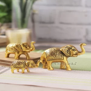 CraftVatika Lucky Elephant Family Set of 3 – Trunk Up Metal Figurines for Feng Shui & Vastu, Elegant Home Decor Accents for Living Room, Office Desk & Corporate Gifting